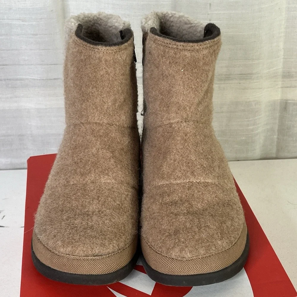Chaco Revel Tall Fleece Boots Booties Womens‎ Size 6.5 Tan / Brown Side Zip EUC!